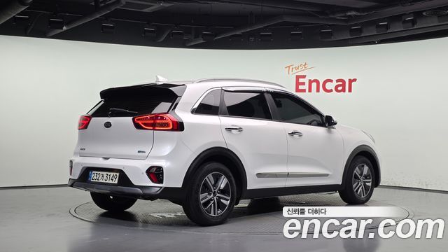 Kia Niro 2021 — photo 2