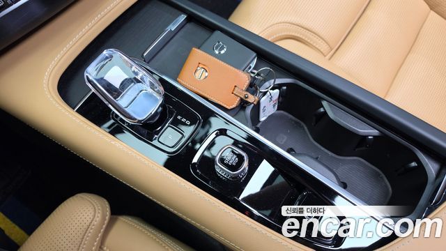 Volvo XC90 2024 — photo 12