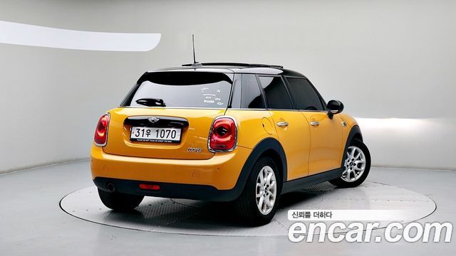 Mini Cooper 2018 — photo 2