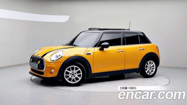 Mini Cooper 2018 — photo 3