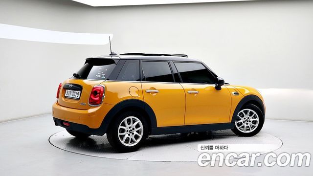 Mini Cooper 2018 — photo 4