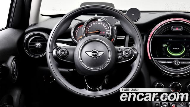Mini Cooper 2018 — photo 12