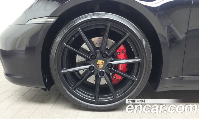 Porsche 911 2020 — photo 5