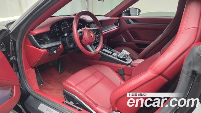 Porsche 911 2020 — photo 13