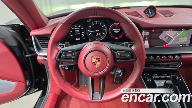 Porsche 911 2020 — photo 20