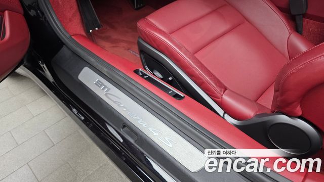 Porsche 911 2020 — photo 30