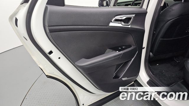 Kia Sportage 2022 — photo 15