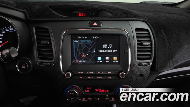 Kia K3 2016 — photo 19