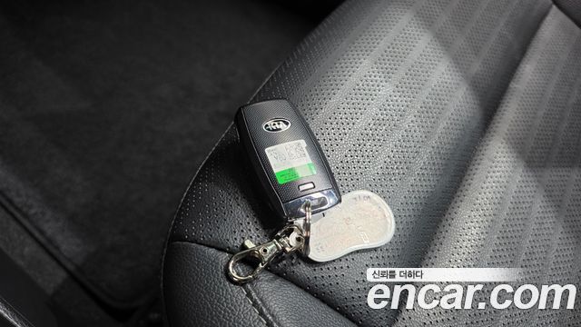 Kia K3 2016 — photo 22