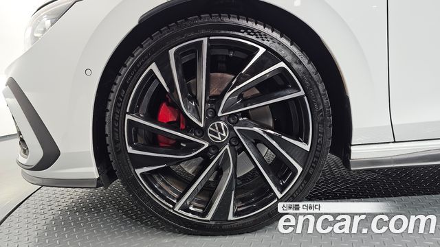 Volkswagen Golf 2023 — photo 5