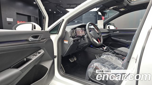 Volkswagen Golf 2023 — photo 10