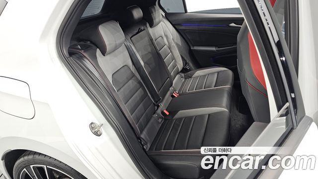 Volkswagen Golf 2023 — photo 11