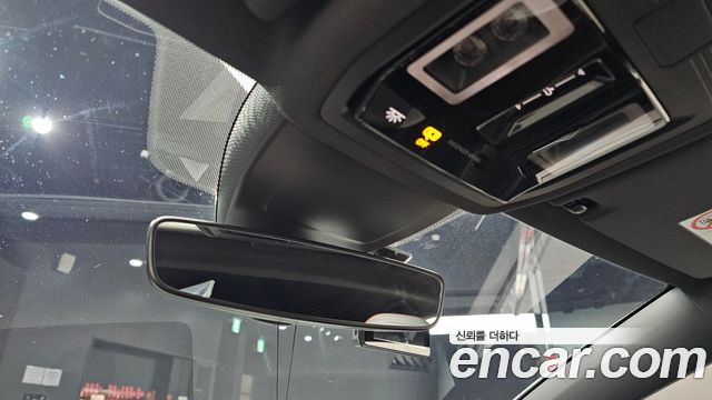 Volkswagen Golf 2023 — photo 20