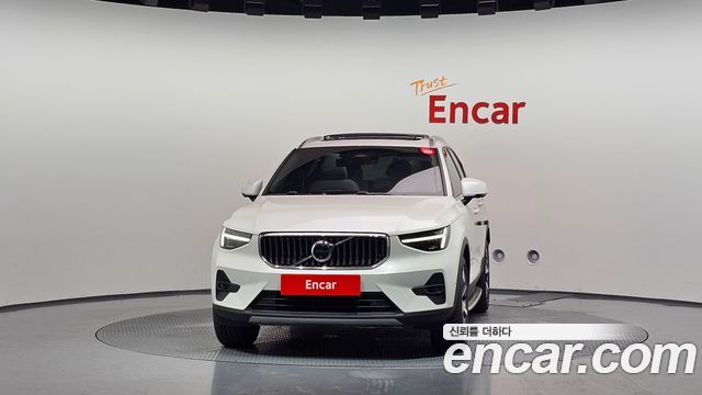Volvo XC40 2025 — photo 3