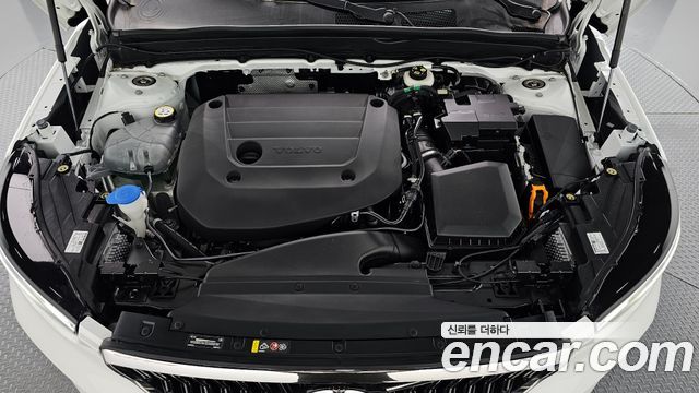 Volvo XC40 2025 — photo 6