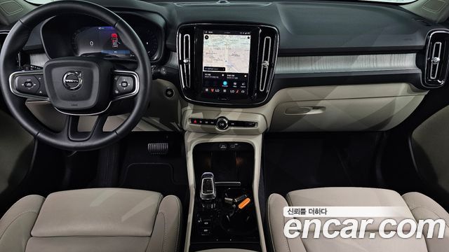 Volvo XC40 2025 — photo 10