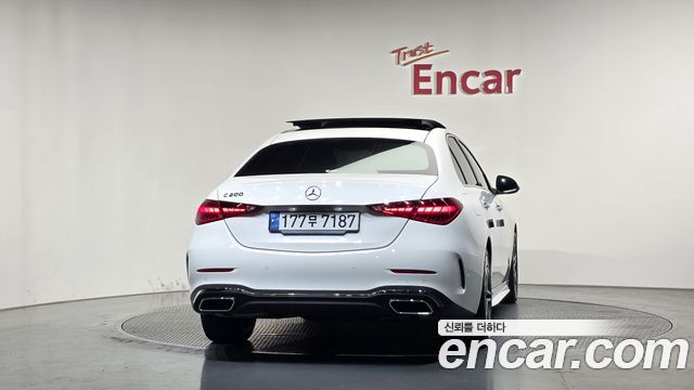 Mercedes-Benz C-Class 2024 — photo 4