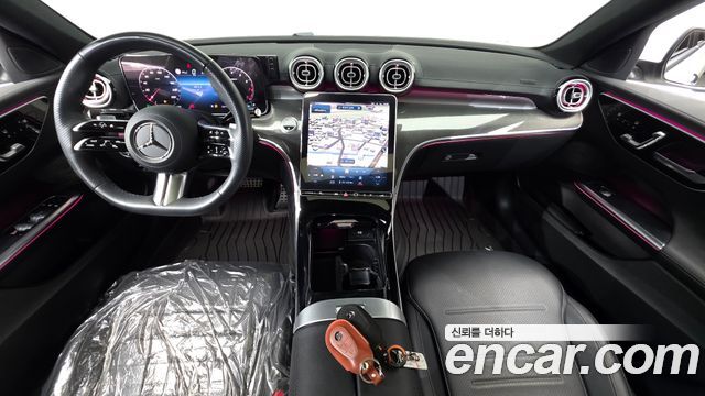 Mercedes-Benz C-Class 2024 — photo 10