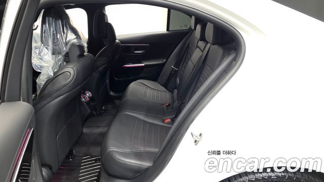 Mercedes-Benz C-Class 2024 — photo 17