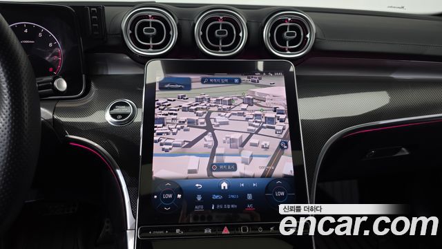 Mercedes-Benz C-Class 2024 — photo 18
