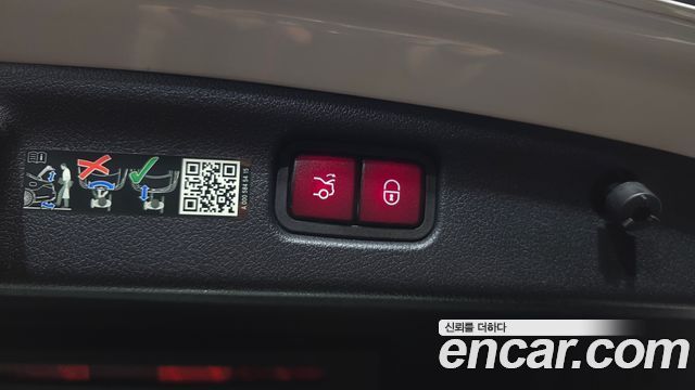 Mercedes-Benz C-Class 2024 — photo 24