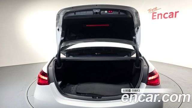 Mercedes-Benz C-Class 2024 — photo 25