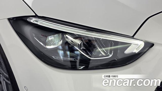 Mercedes-Benz C-Class 2024 — photo 8