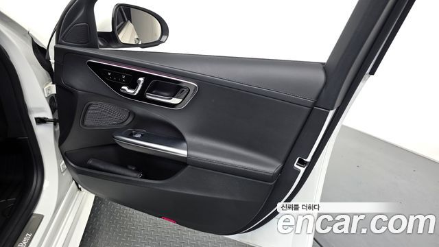 Mercedes-Benz C-Class 2024 — photo 14