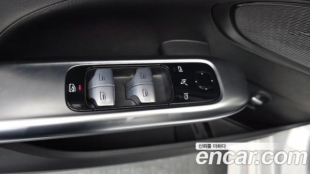 Mercedes-Benz C-Class 2024 — photo 29