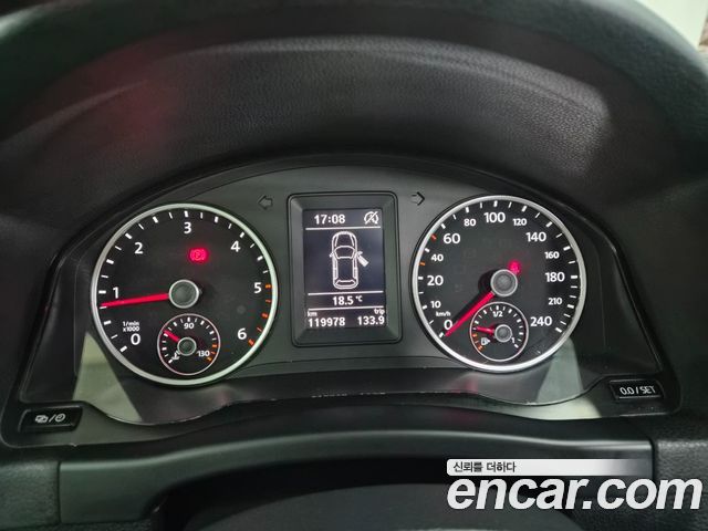 Volkswagen Tiguan 2016 — photo 8
