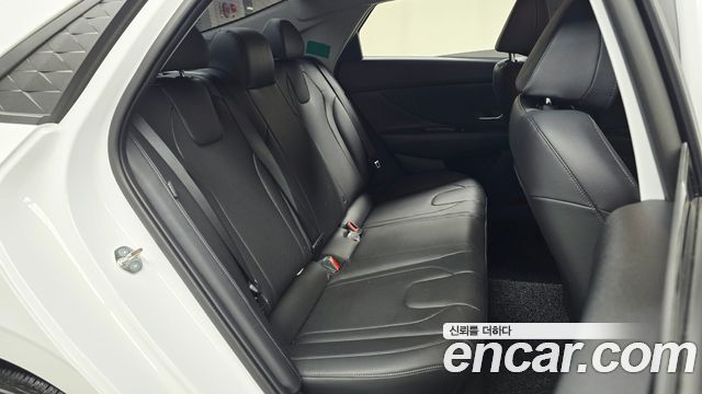Hyundai AVANTE 2024 — photo 17
