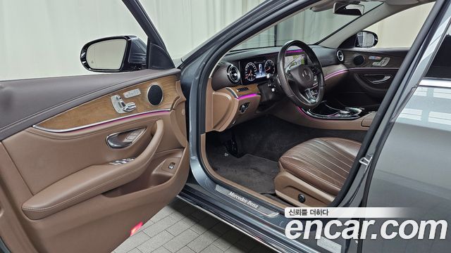 Mercedes-Benz E-Class 2017 — photo 13