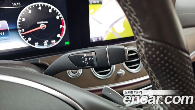 Mercedes-Benz E-Class 2017 — photo 25