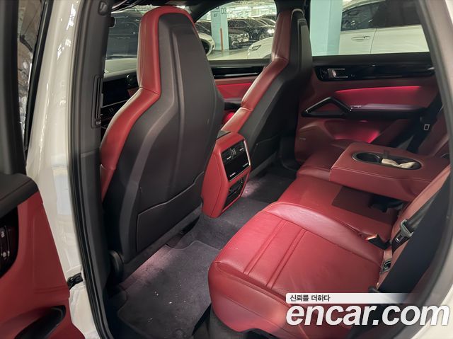 Porsche Cayenne 2020 — photo 8