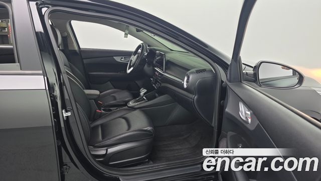 Kia K3 2022 — photo 18