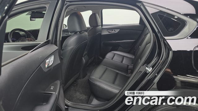 Kia K3 2022 — photo 19