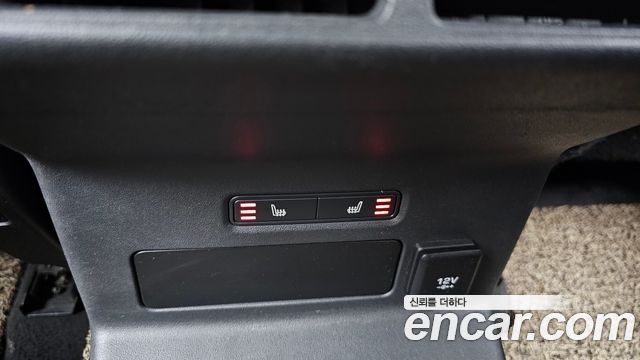 Land Rover Range Rover Velar 2018 — photo 25