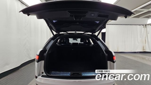 Land Rover Range Rover Velar 2018 — photo 26