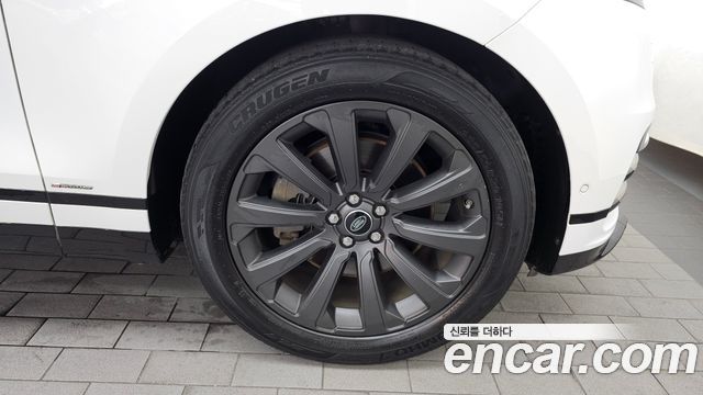 Land Rover Range Rover Velar 2018 — photo 7