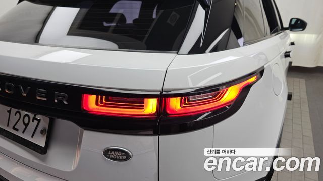 Land Rover Range Rover Velar 2018 — photo 9