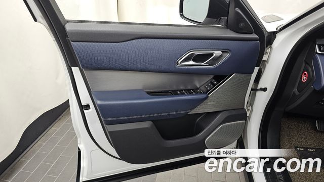 Land Rover Range Rover Velar 2018 — photo 14