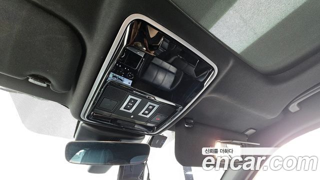 Land Rover Range Rover Velar 2018 — photo 29