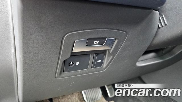 Land Rover Range Rover Velar 2018 — photo 30