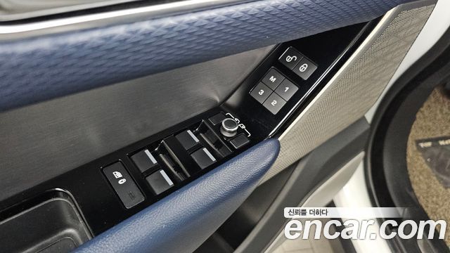 Land Rover Range Rover Velar 2018 — photo 33