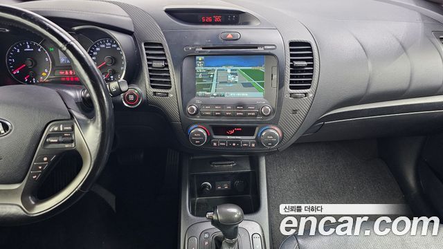 Kia K3 2014 — photo 13
