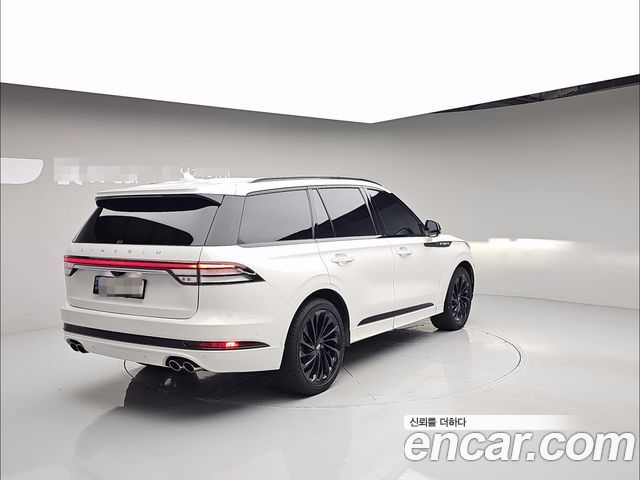 Lincoln Aviator 2023 — photo 2