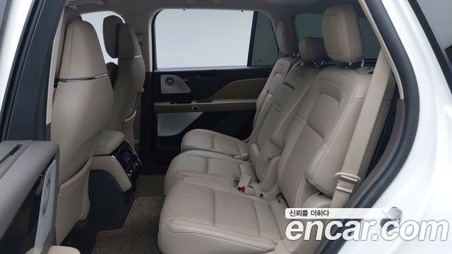 Lincoln Aviator 2023 — photo 11