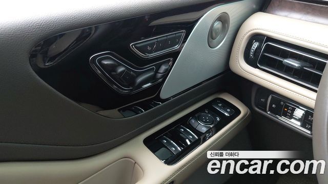 Lincoln Aviator 2023 — photo 18