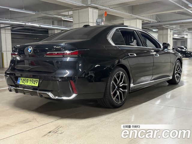 BMW 7-Series 2026 — photo 2