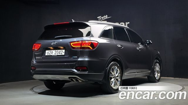 Kia Sorento 2019 — photo 2